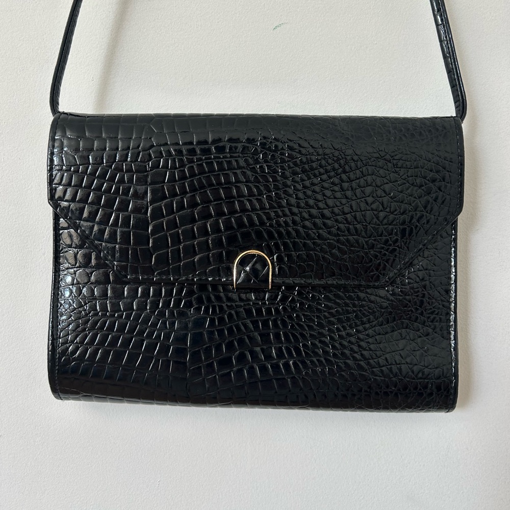 VINTAGE BLACK PATENT BAG